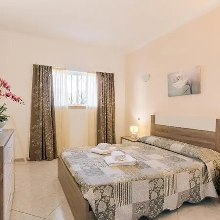 Pérola De - T1 Appartement *