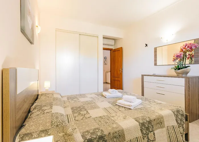 Pérola De - T1 Apartamento *